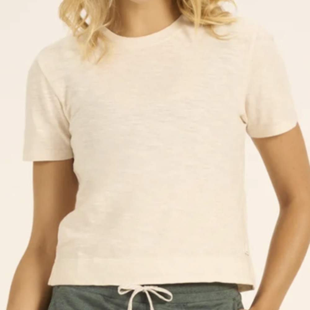 VUORI Sunset Women’s Fit Tee, 21”body length,color Natural,cotton,Brand New,XXS.